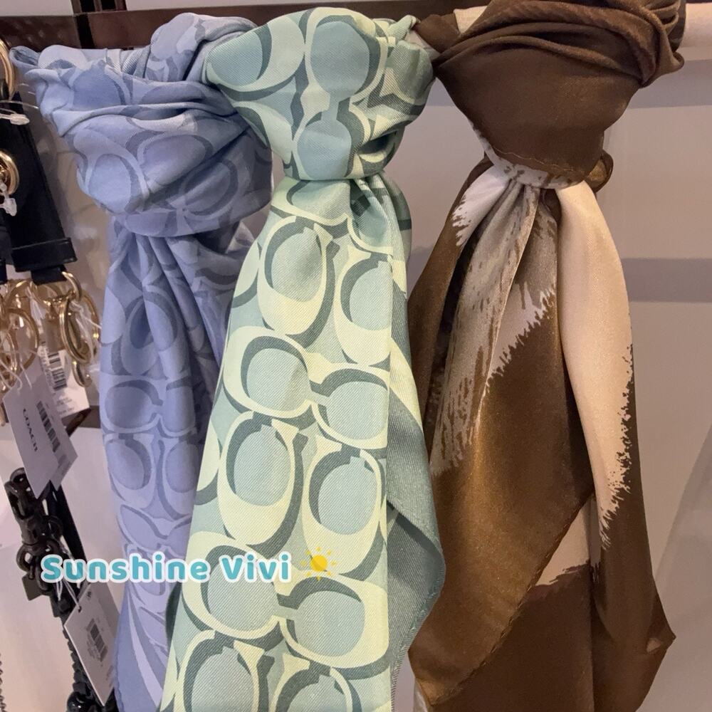 NWT Coach Silk Diamond Scarf CCQ00 mint color (no bag)